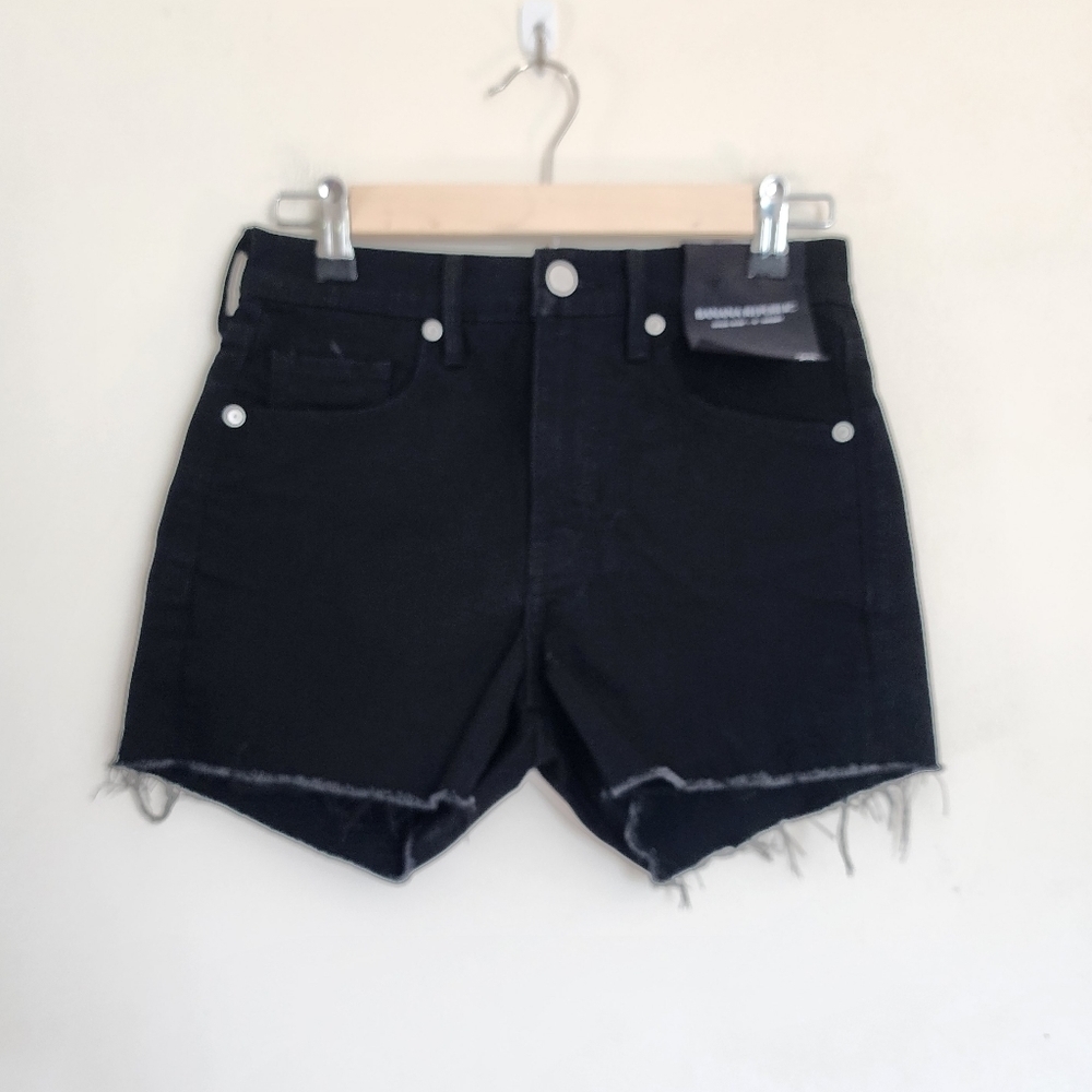 Banana Republic High-Rise Raw Hem 3" Short in Black NWT size 25